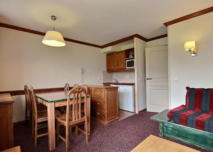 Lägenhet 3 Pieces Pour 6 Pers Au Pied Des Pistes - Fr-1-455-58 *